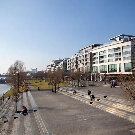 Veľký 3-izbový Bratislava-staré Mesto