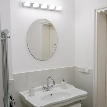 Velky 3-izbovy Bratislava-stare Mesto Апартаменты